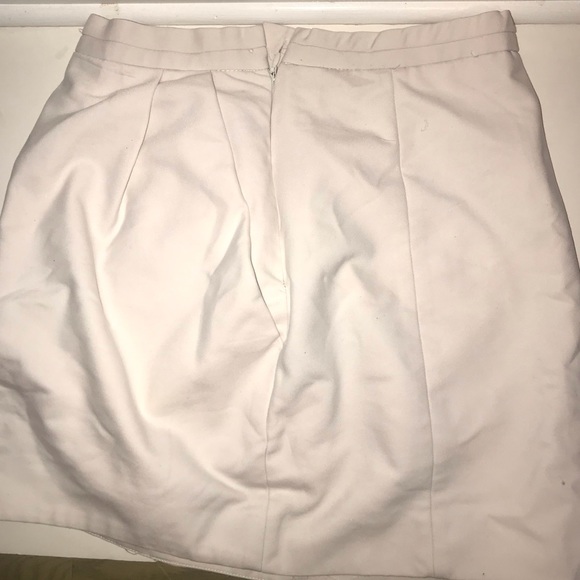 Zara White Pleated Skirt - Picture 2 of 3